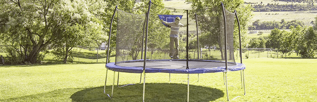Skywalker Trampolines 15-Feet Jump N Dunk Trampoline with Safety Enclosure and Basketball Hoop