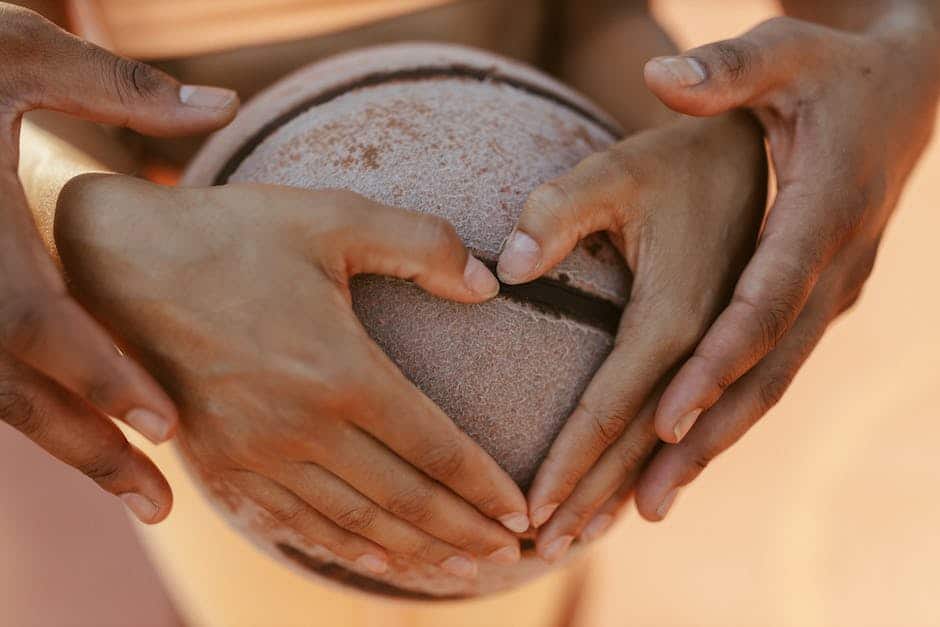 21 Largest Hands in Basketball in NBA History_1