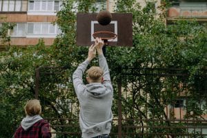 Read more about the article How to play shooting guard in basketball?